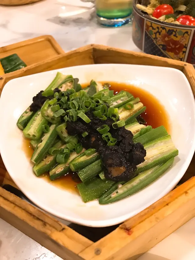 欖角肉鬆蒸秋葵