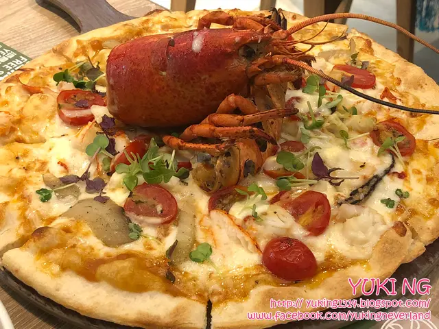 Lobster pizza
