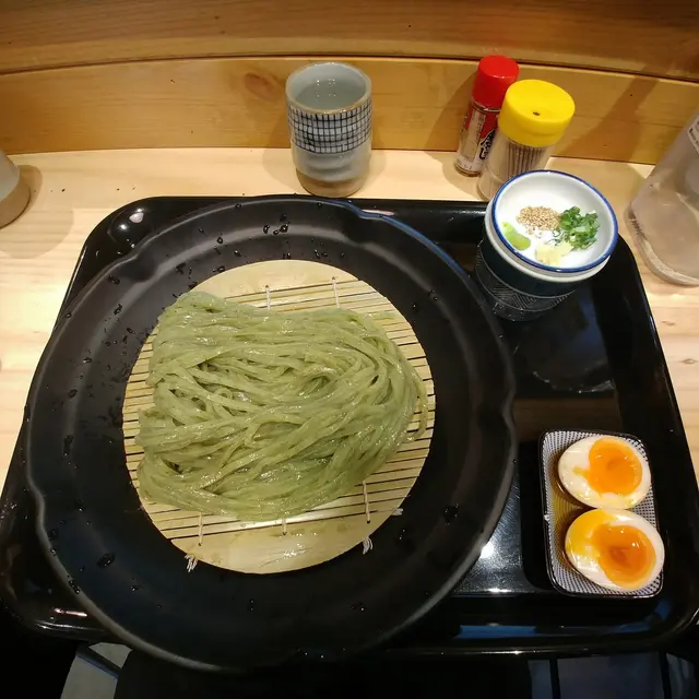 海苔冷烏冬加半熟玉子