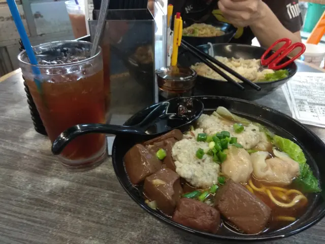 車仔麵 + 凍飲 (套餐)