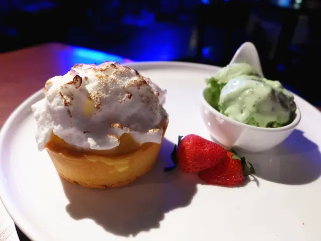 檸檬馬林撻伴自家製開心果雪糕