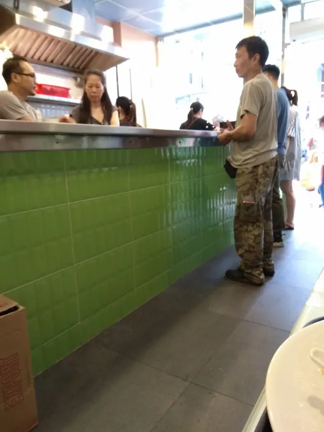 店內輪候餐飲櫃面