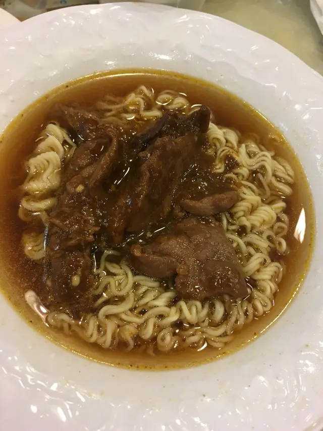 沙嗲牛肉公仔麵