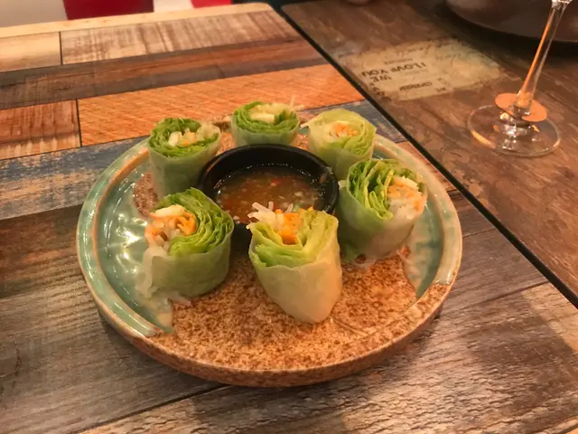 牛油果蝦肉米紙卷