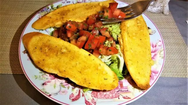 Garlic Toast with Tomato