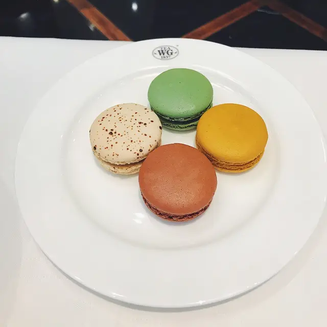 賣相👌🏻    味道👍🏻  唔好將呢度既macaron同IFC某macaron名店比較，呢幾件算做得幾好，唔會過甜同痴牙🙊  最甜當然係朱古力味，怕甜可以選tiramisu/  matcha/  lemon，各有特色😋