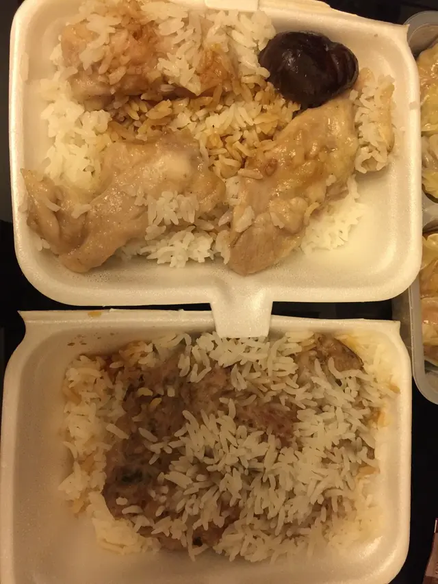 缽仔梅菜肉餅蒸飯/缽仔香菇滑鷄蒸飯