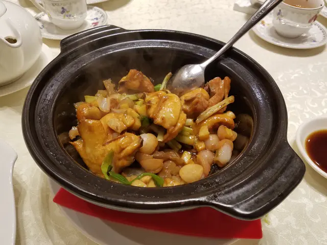 啫啫遼參雞煲