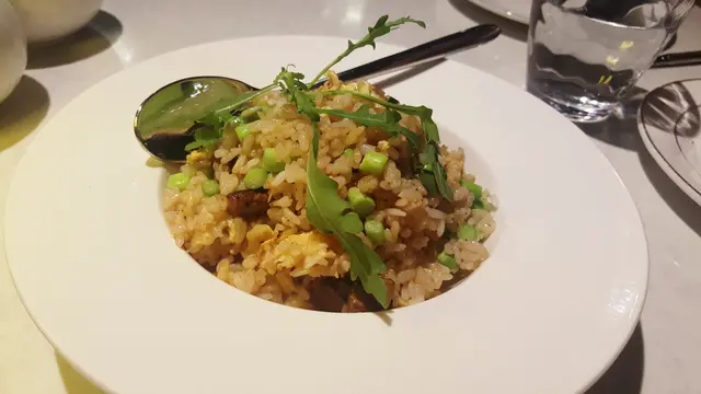 煎鵝肝鮮露筍炒飯