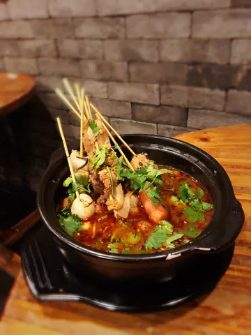 桥底麻辣串串锅