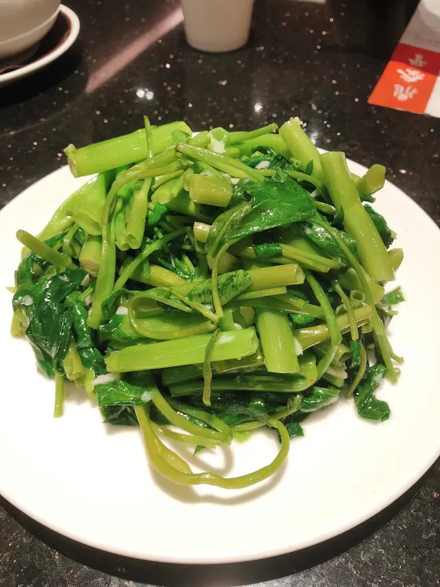 高湯蒜蓉炒通菜