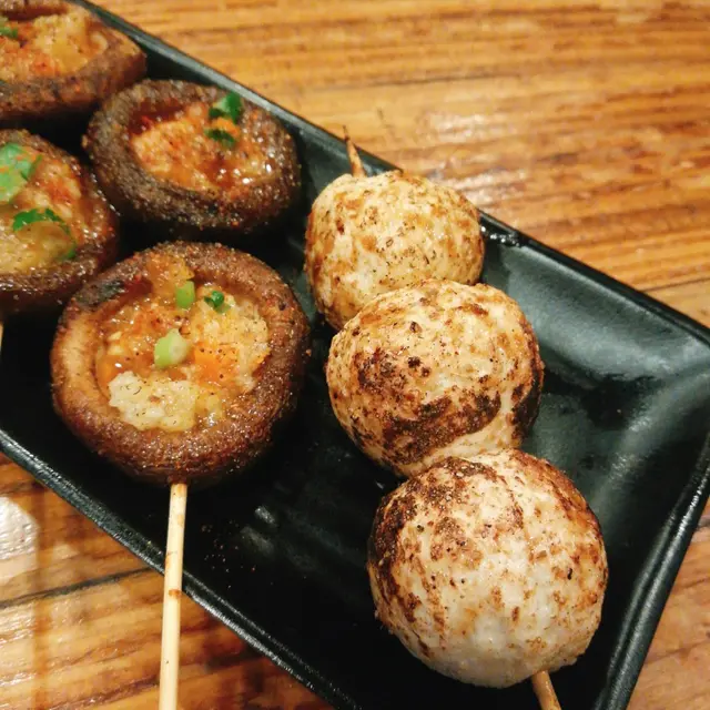 鮮冬菇、鰻魚丸