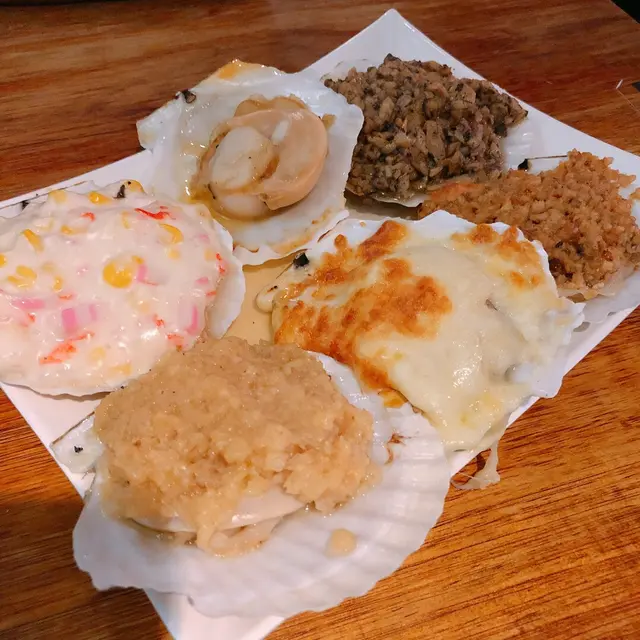 肚餓了燒扇貝拼盤 (六隻)