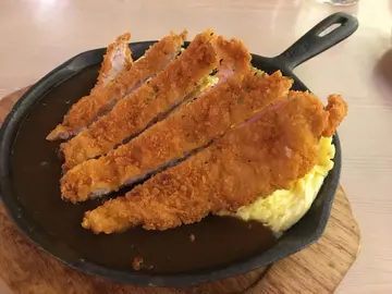 咖喱吉列猪扒滑蛋饭