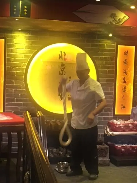 製拉麵表演