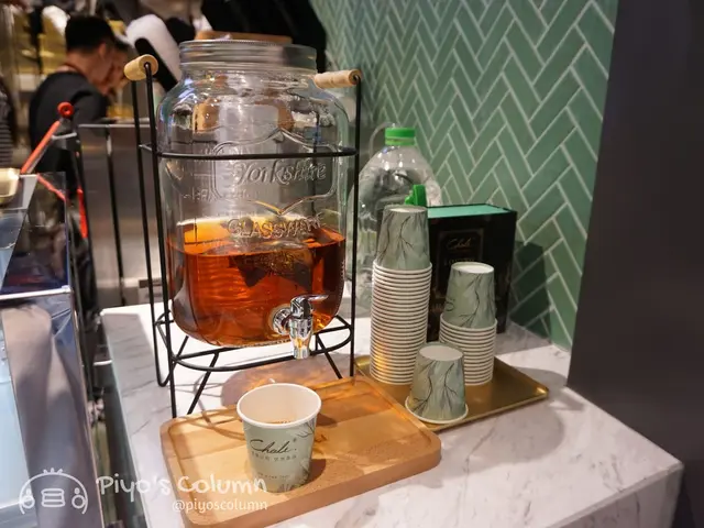 門口一角，還有免費的玫瑰花茶飲。