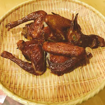 脆皮乳鴿