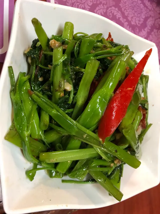 泰式紅心炒通菜