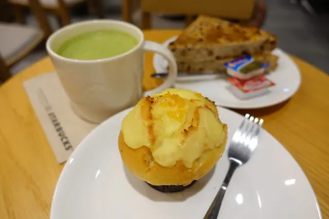Fruit Toast、柚子鬆餅、Hot Matcha Latte