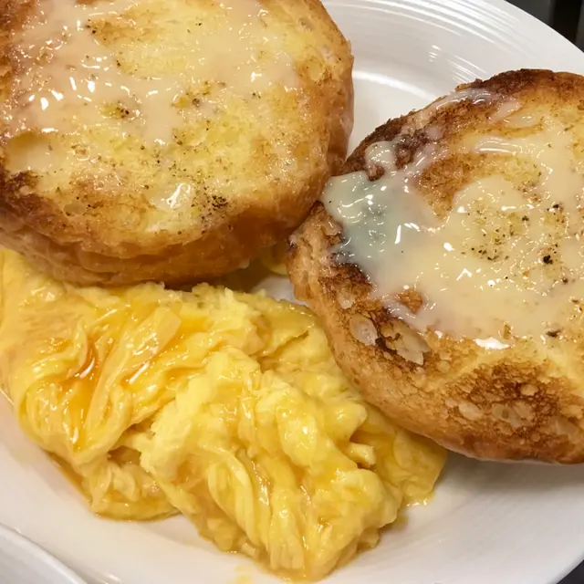 跟湯粉麵餐+$5, 厚多士𨍭大脆豬