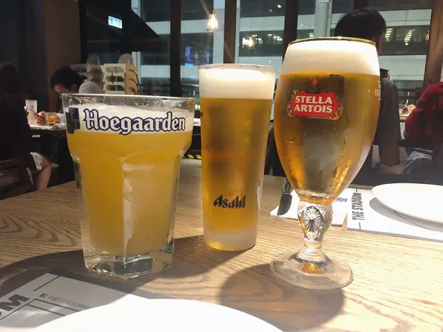 (左)Hoegaarden, Asahi (右) Stella Artois
