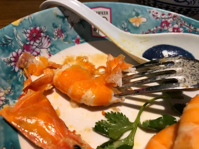 又係蝦出事先！我用手滅蝦殼都好難！痴到d肉實一實，難捨難離！還有魷魚圈，口感好似食緊橡筋！雞蛋半隻，都已經唔使再提沒蛋味嗰d咁嘅説話！真心覺得好差！