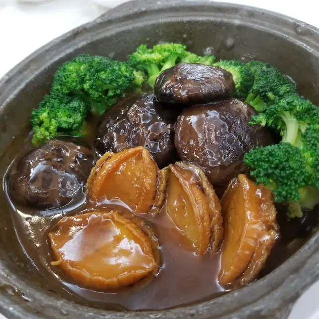 蠔皇八頭鮑魚扣金錢