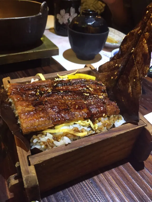 活鰻魚朴葉飯