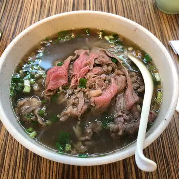 生牛肉汤金边粉