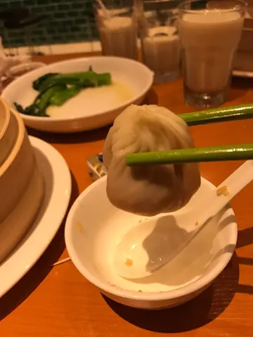 蟹粉小籠包