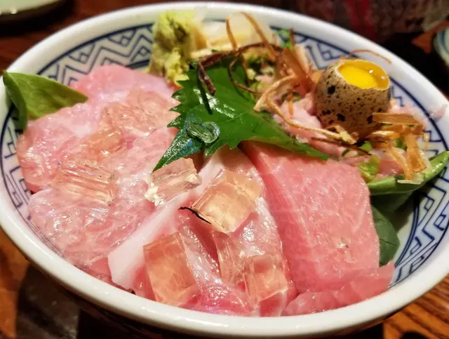 極上吞拿魚腩丼