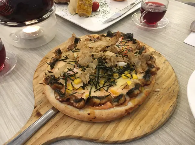 日式和風鰻魚拉絲意式薄餅