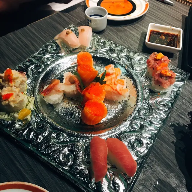 壽司拼盤