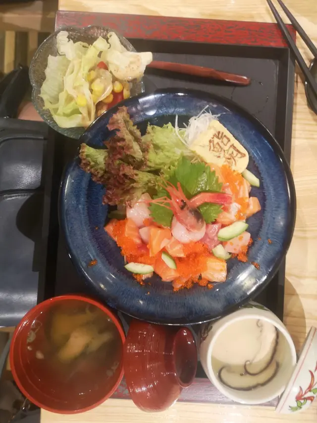 角切魚生飯定食