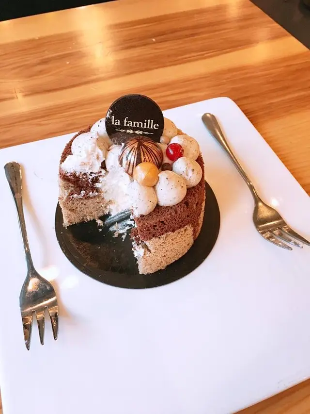 來自 La Famille的 10cm 伯爵茶朱古力蛋糕