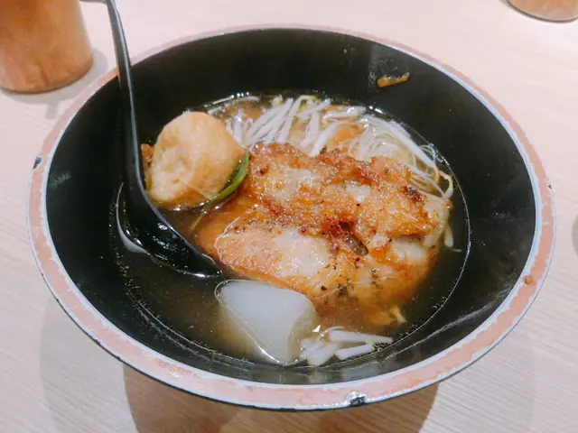 肉燥板燒雞扒米粉