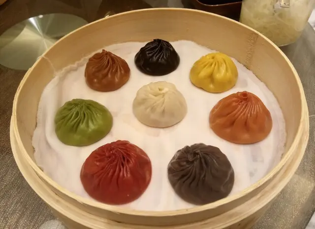 八色小籠包