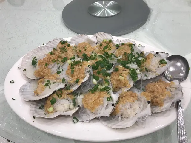 蒜蓉粉絲蒸元貝