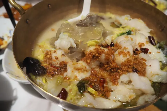 古罈酸菜滑魚片