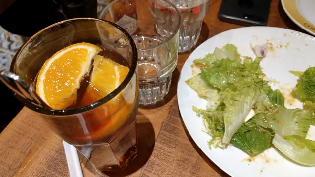 就咁聞都聞到果香, 飲落好順, 最後仲有幾款水果可以食