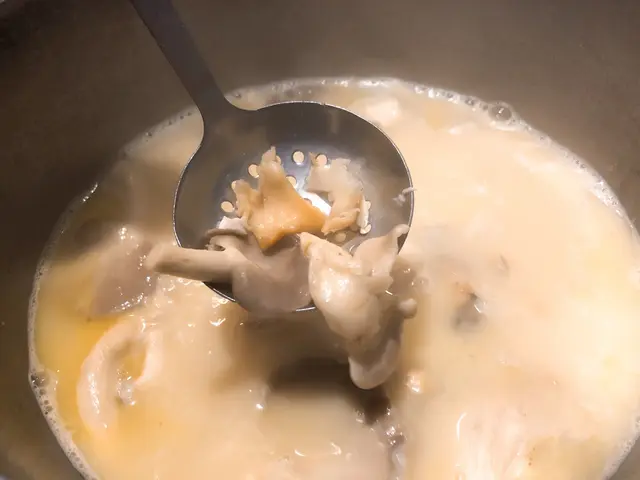 招牌螺片濃雞湯鍋
