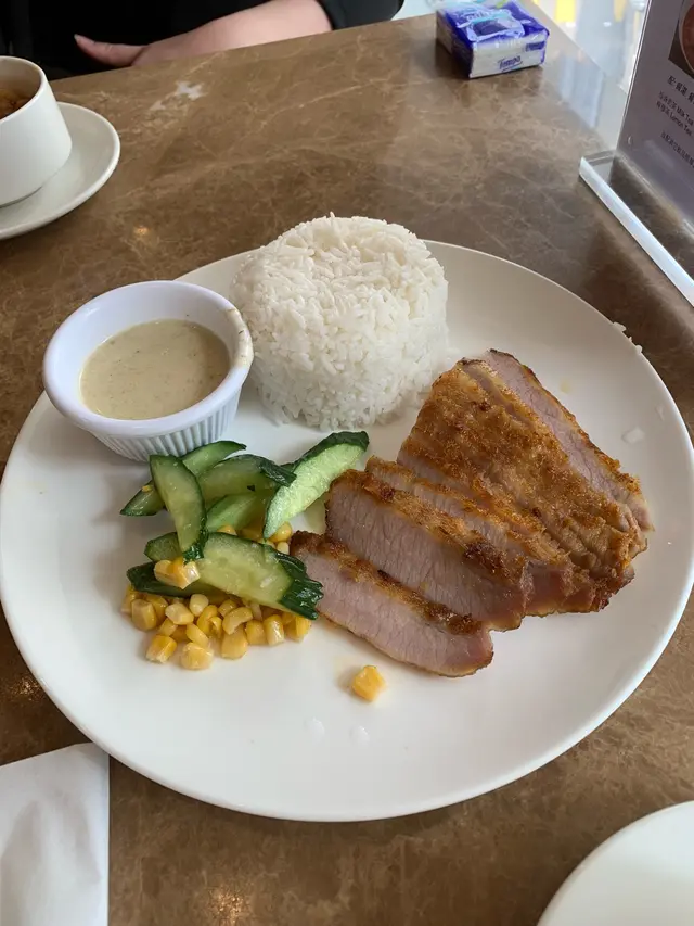 青咖哩豬頸肉飯