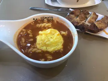 鸡扒鲜茄浓汤螺丝粉