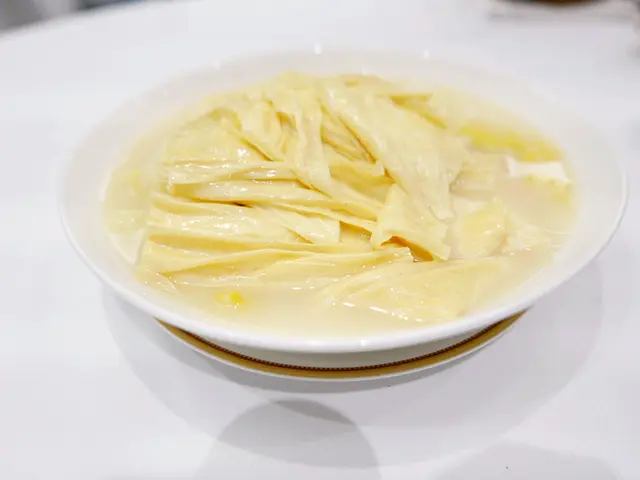 濃湯鮮腐竹浸時蔬