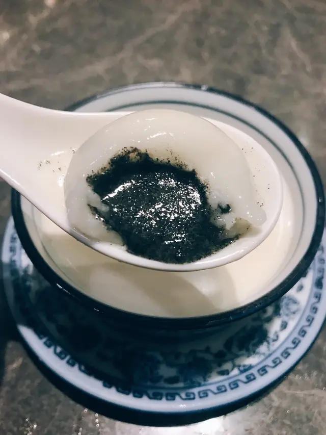 椰子西米露湯圓
