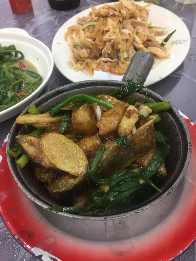 魚腩煲