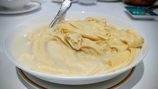 濃湯鮮腐竹浸時蔬