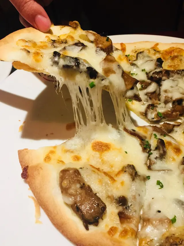 黑松露野菌薄餅