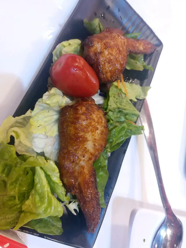 芝士蘑菇釀無骨雞翼