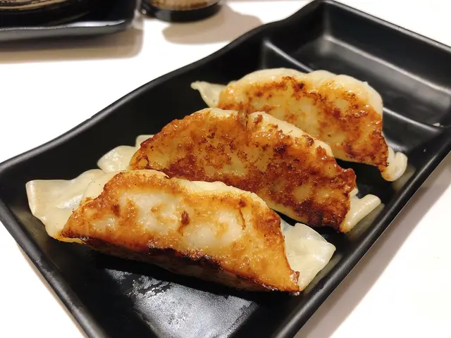 晚餐追加餃子三隻連飲品